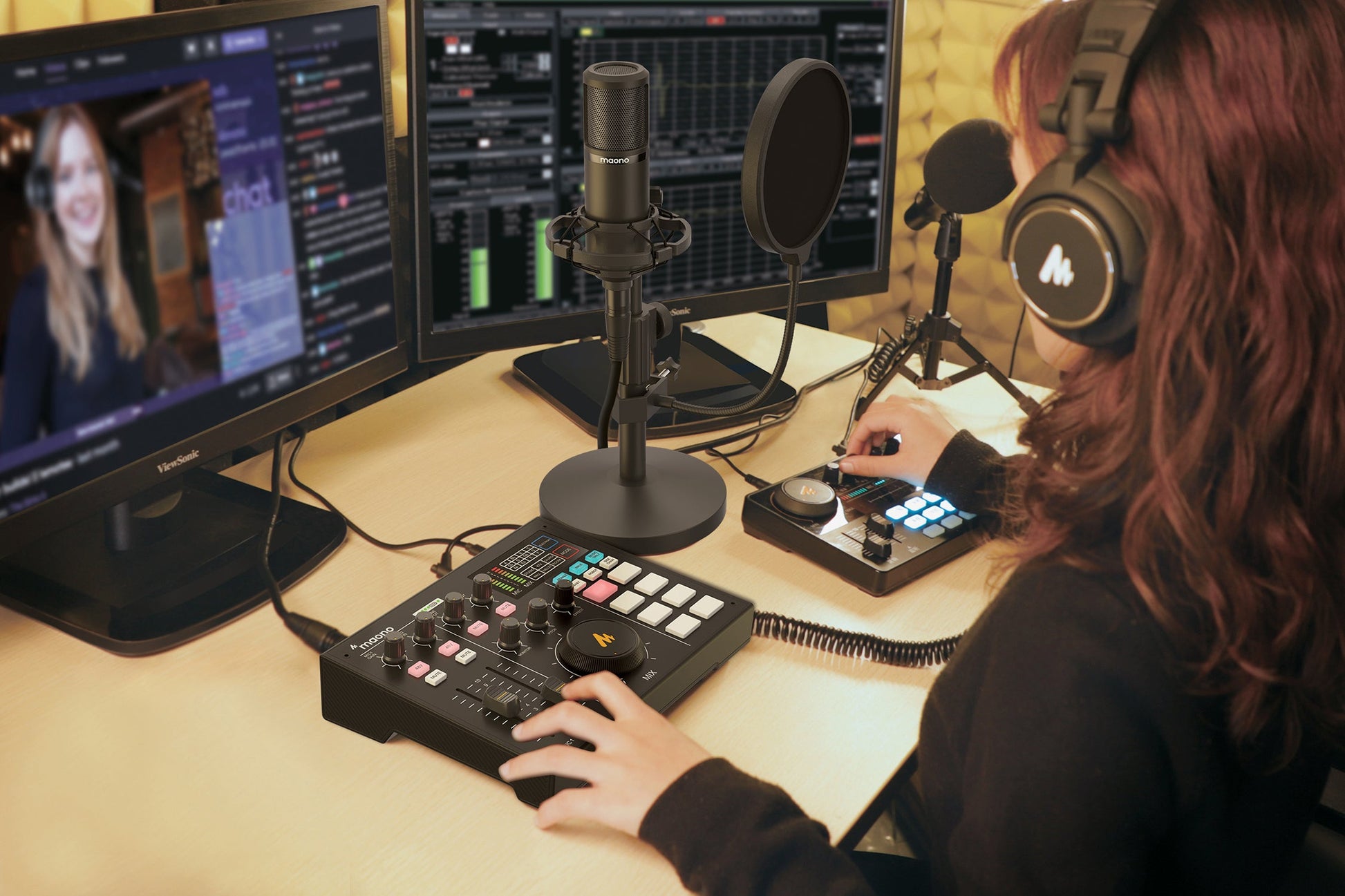 Maono MAONOCASTER AU-AM100 Portable Podcast Console
